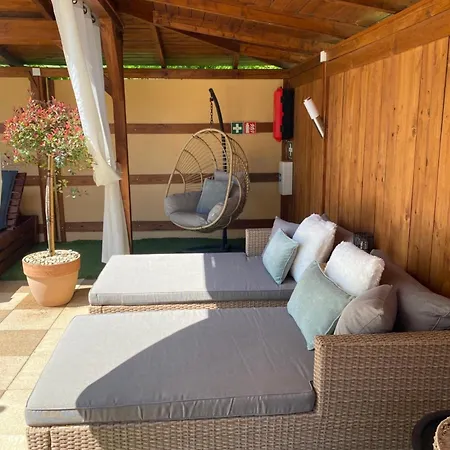 فيلة Garden Zsory