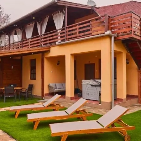 فيلة Garden Zsory Mezőkövesd